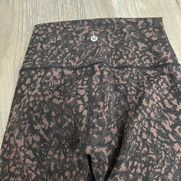 Lululemon Wunder Under Leggings - Picture 4 of 4